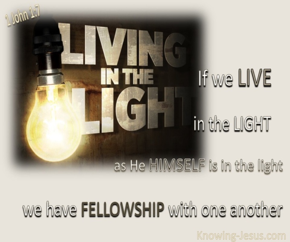 1 John 1:7 Live In The Light (beige)